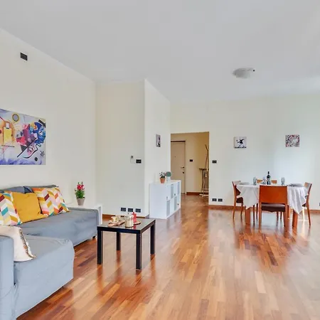 Oltretorrente Ampio Con Balconi Апартаменты
