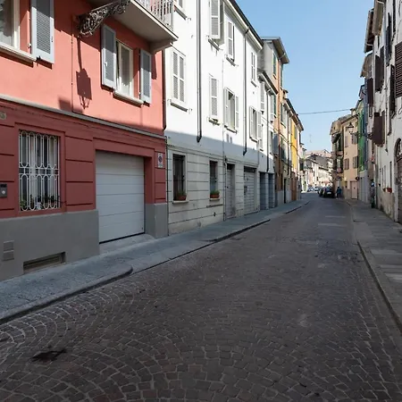 Oltretorrente Ampio Con Balconi * Парма