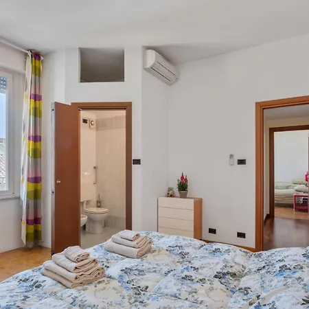 Oltretorrente Ampio Con Balconi Apartment Parma