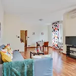 Oltretorrente Ampio Con Balconi Apartment