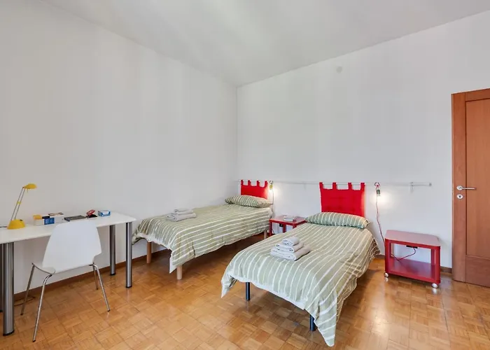 Oltretorrente Ampio Con Balconi Parma