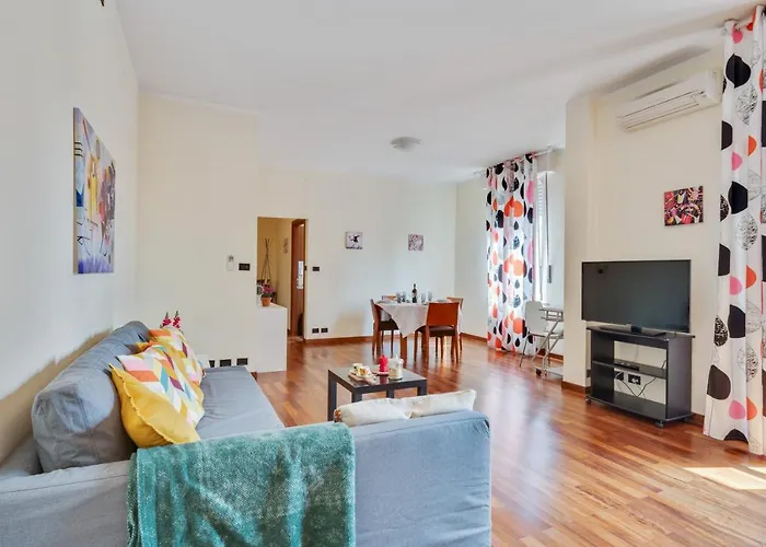 Oltretorrente Ampio Con Balconi Apartment