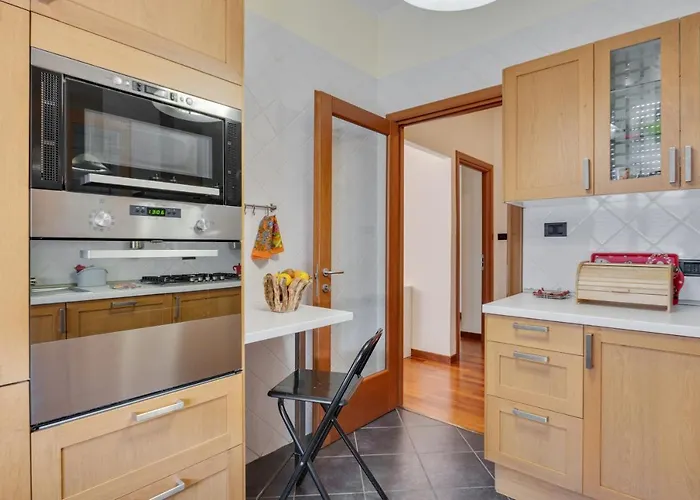 Oltretorrente Ampio Con Balconi Parma