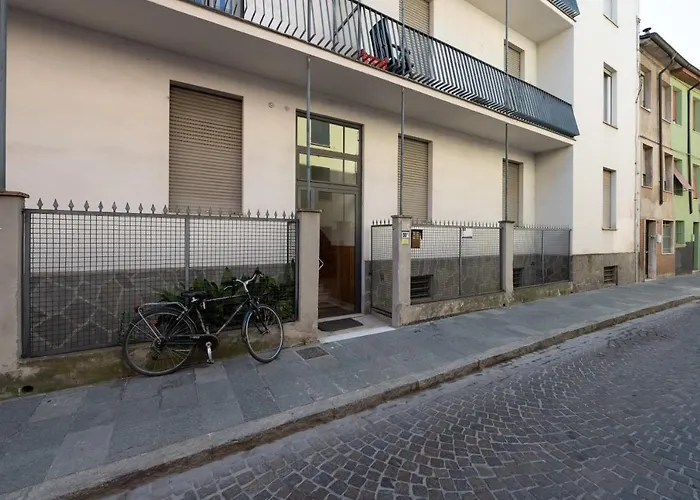 Oltretorrente Ampio Con Balconi Parma