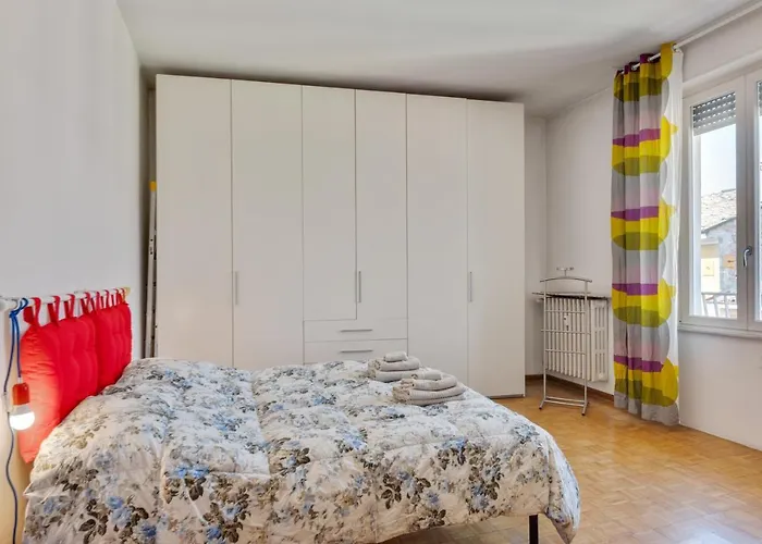 Oltretorrente Ampio Con Balconi Apartamento *