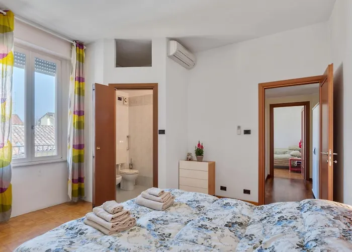 Oltretorrente Ampio Con Balconi Apartment Parma